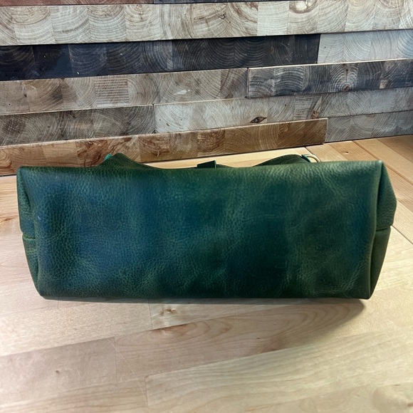 Chandler Leather Medium Taylor in Olive, like new. - Picture 3 of 5